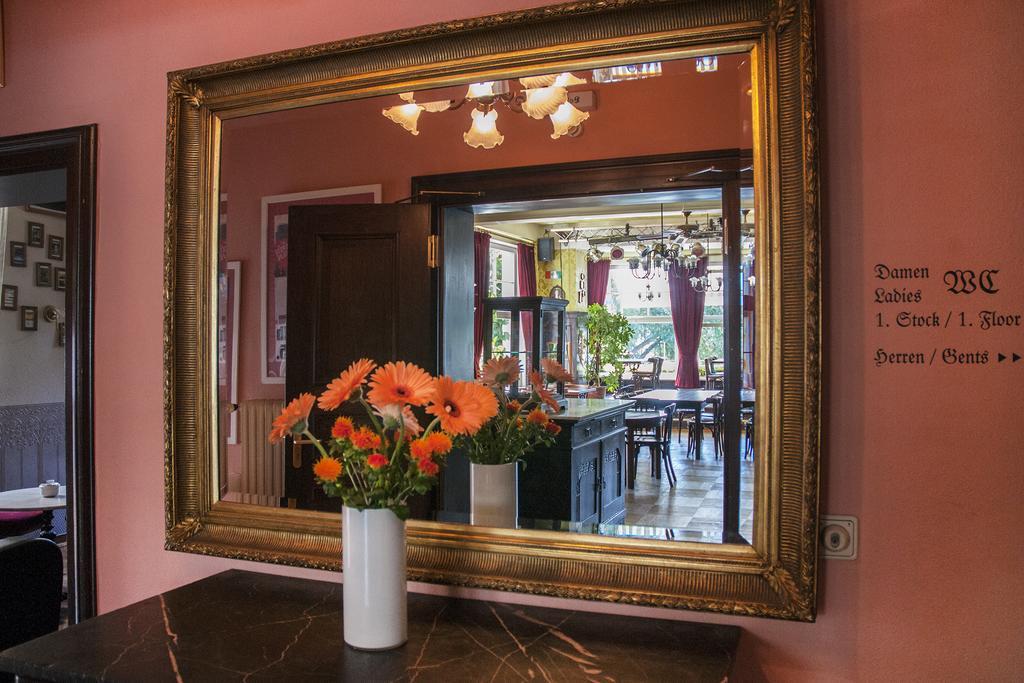 Hajo'S Germania Lodge & Irish Pub Рюдесгайм-ам-Райн Екстер'єр фото